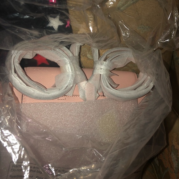 Michael Kors Hayes Backpack and Wallet set - Picture 6 of 8